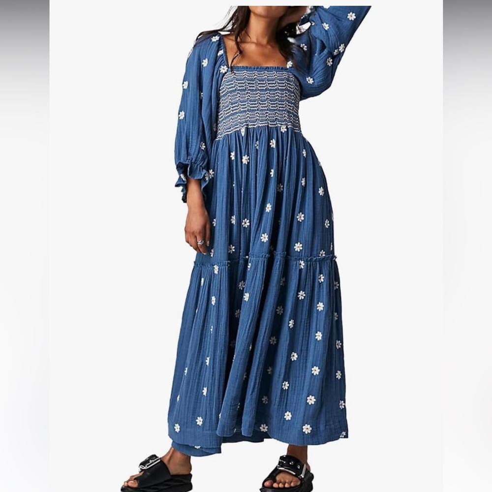 Cute smocked dress / hippie / bohemian/ Free People feel